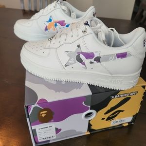 BAPE STA US LIMITED COLLECTION LADIES SIZE 6 / WHITE